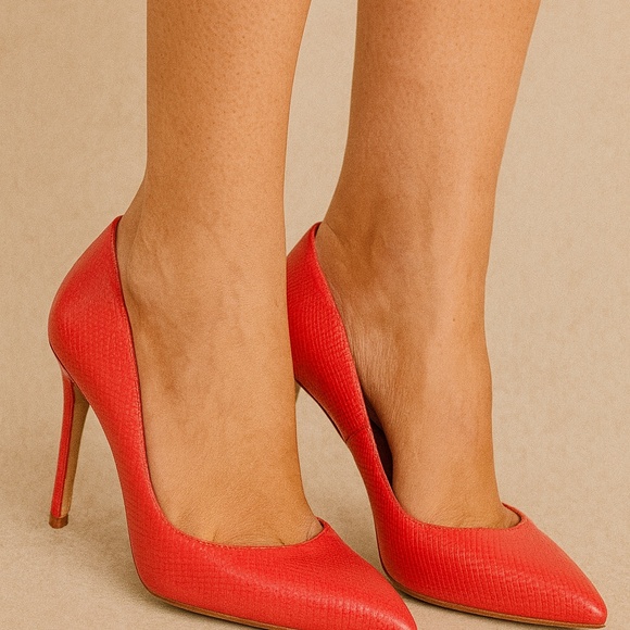 Shoes - Gianni Bini Red Textured Pointed Toe Heels – Size 10
